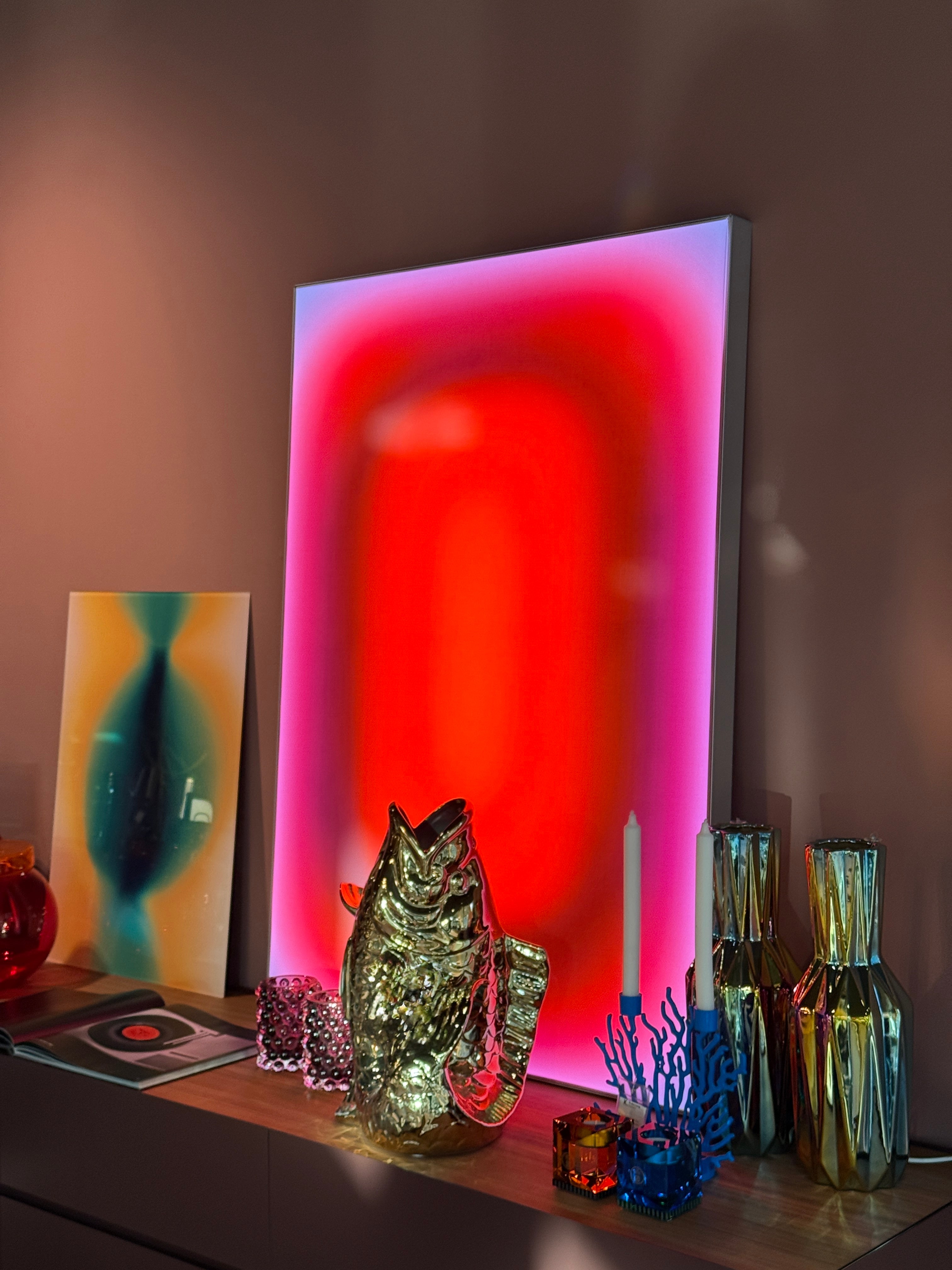 BURGUNDY PILL | 84x120 cm — LIGHTBOX by Luis West, canvas lit from within, brushed aluminium LED frame