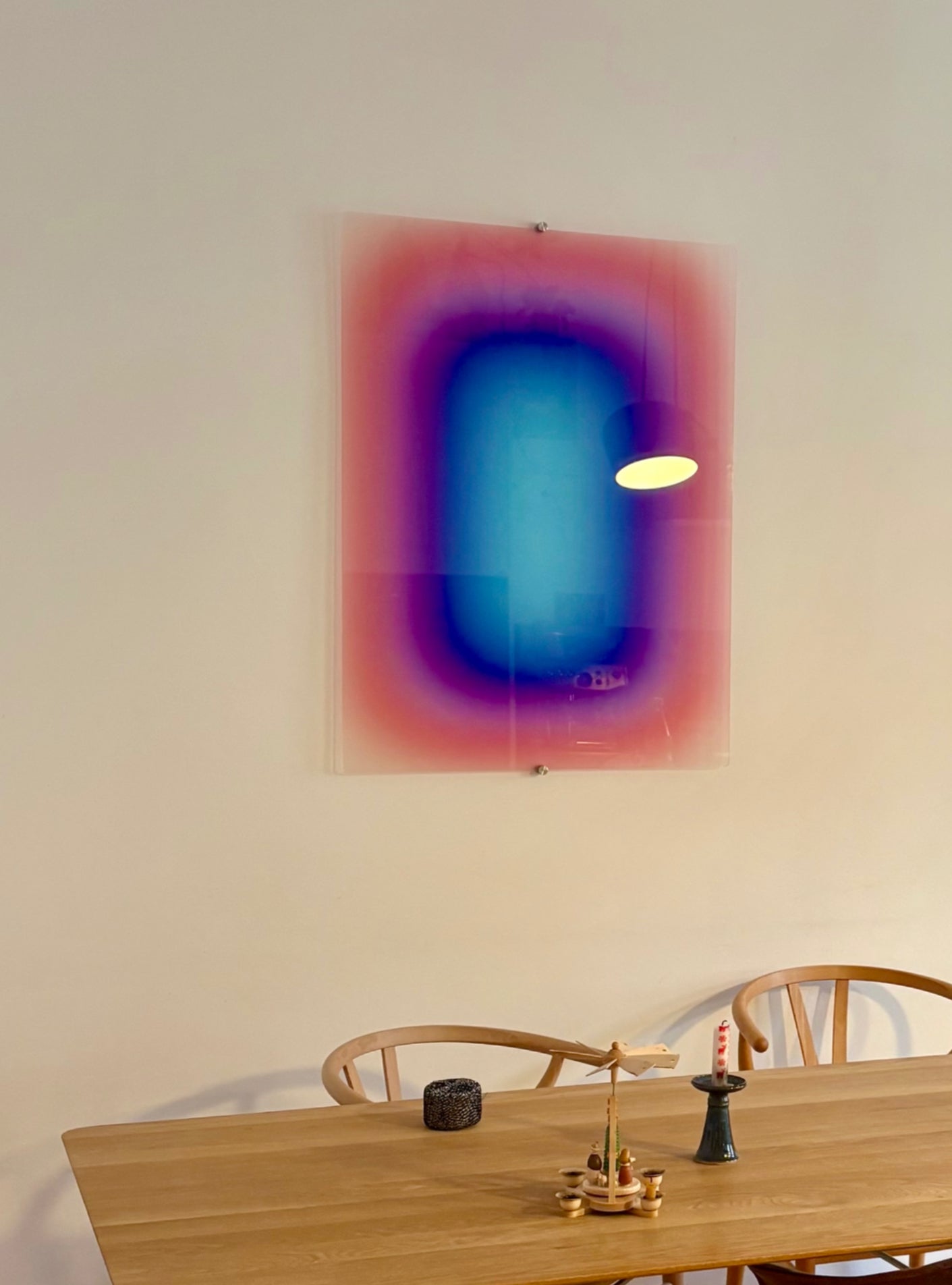 AURORA PILL – acrylic glass artwork by Luis West, view 2