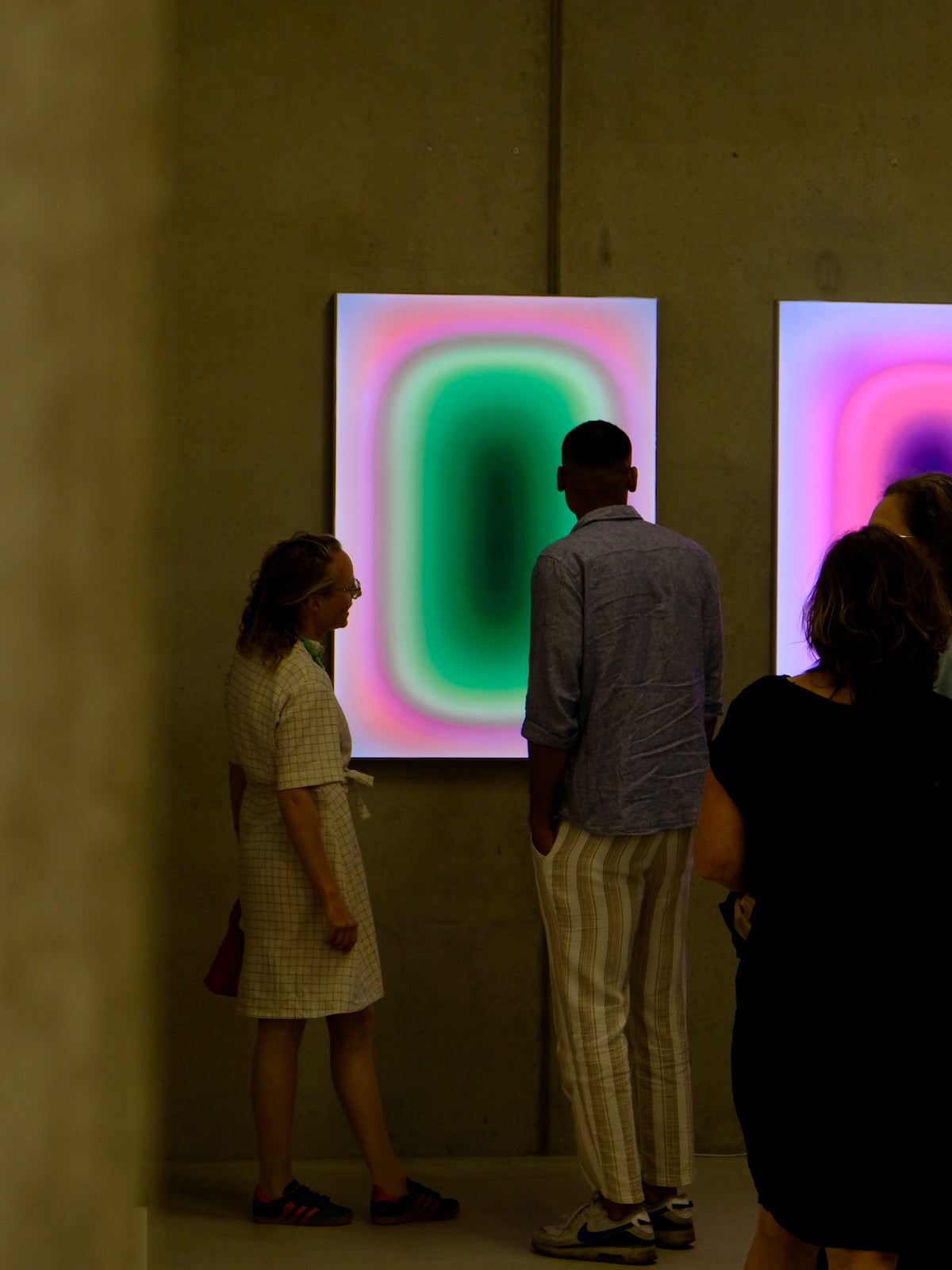 GREEN PINK PILL | 84x120 cm — LIGHTBOX by Luis West, canvas lit from within, brushed aluminium LED frame