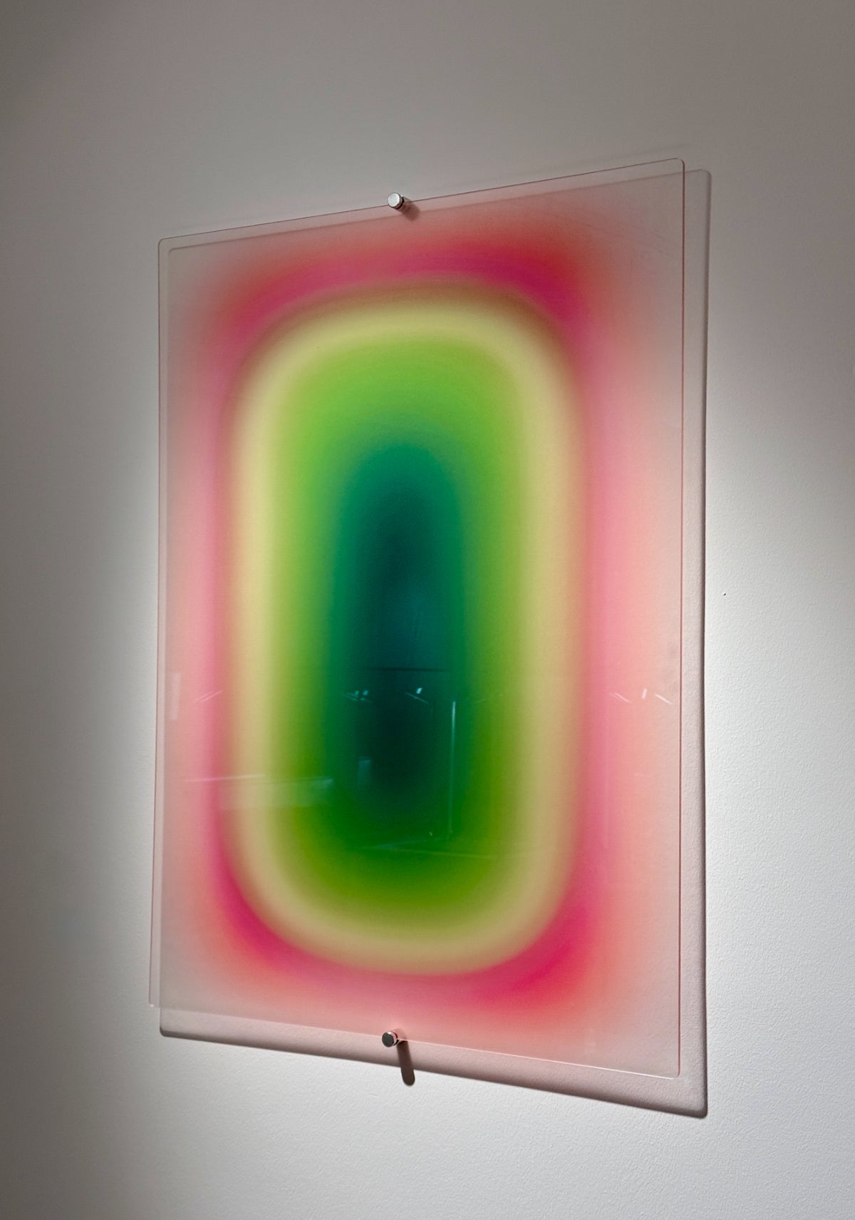 GREEN-PINK PILL – acrylic glass artwork by Luis West, view 2