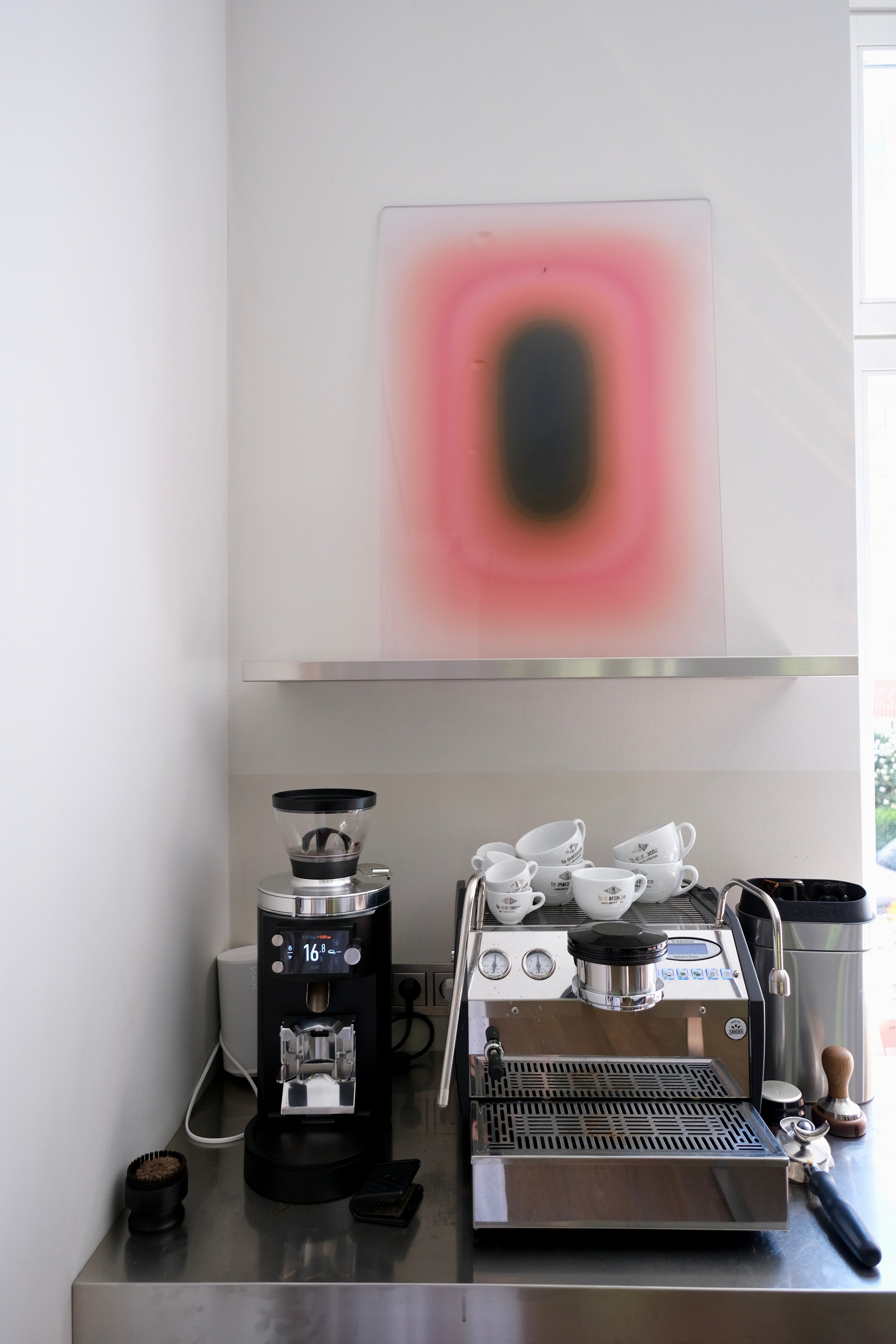 PINK-GREEN PILL – acrylic glass artwork by Luis West, view 2