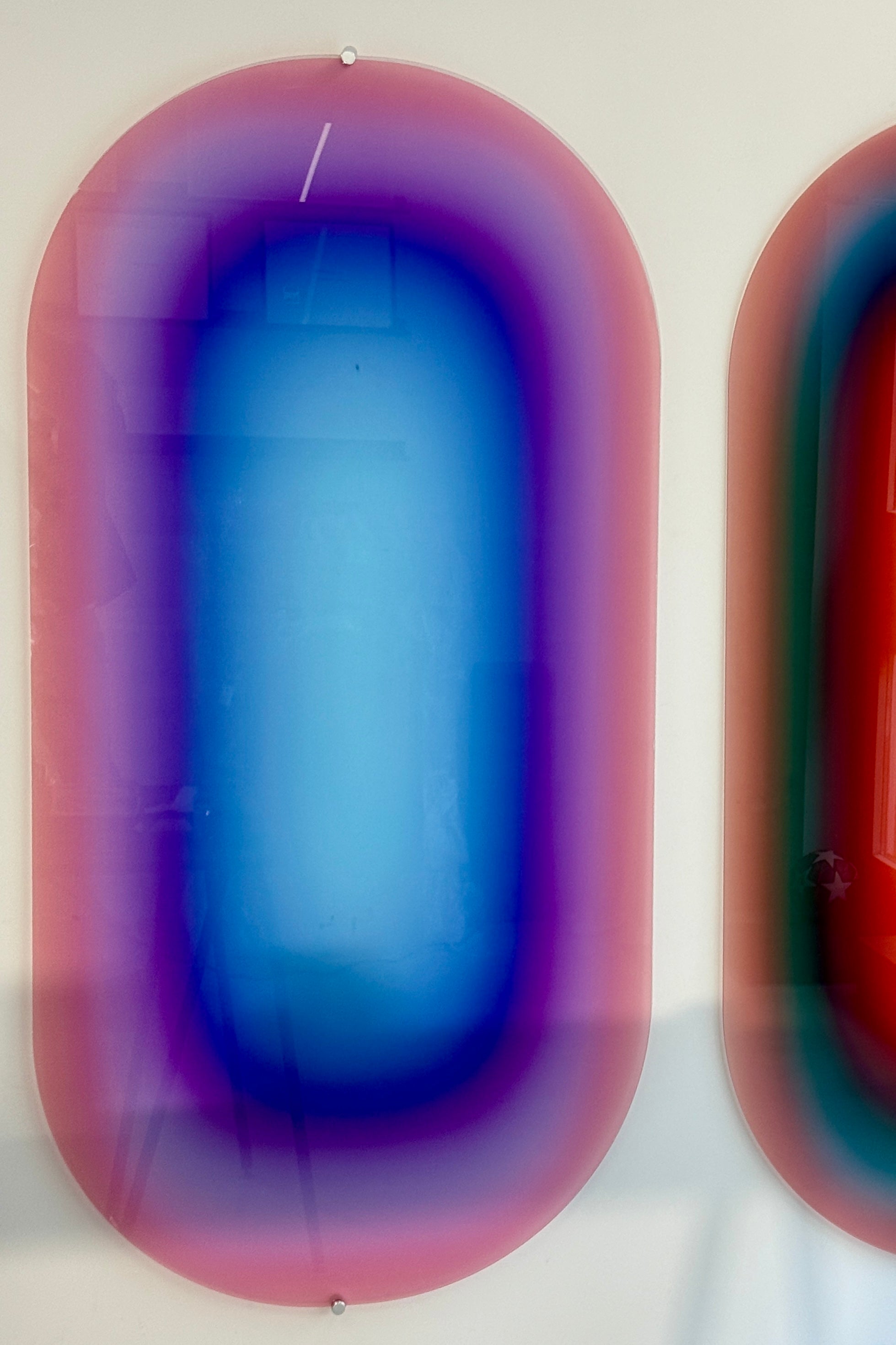 PILL PILL AURORA – large-format acrylic glass artwork by Luis West, view 2