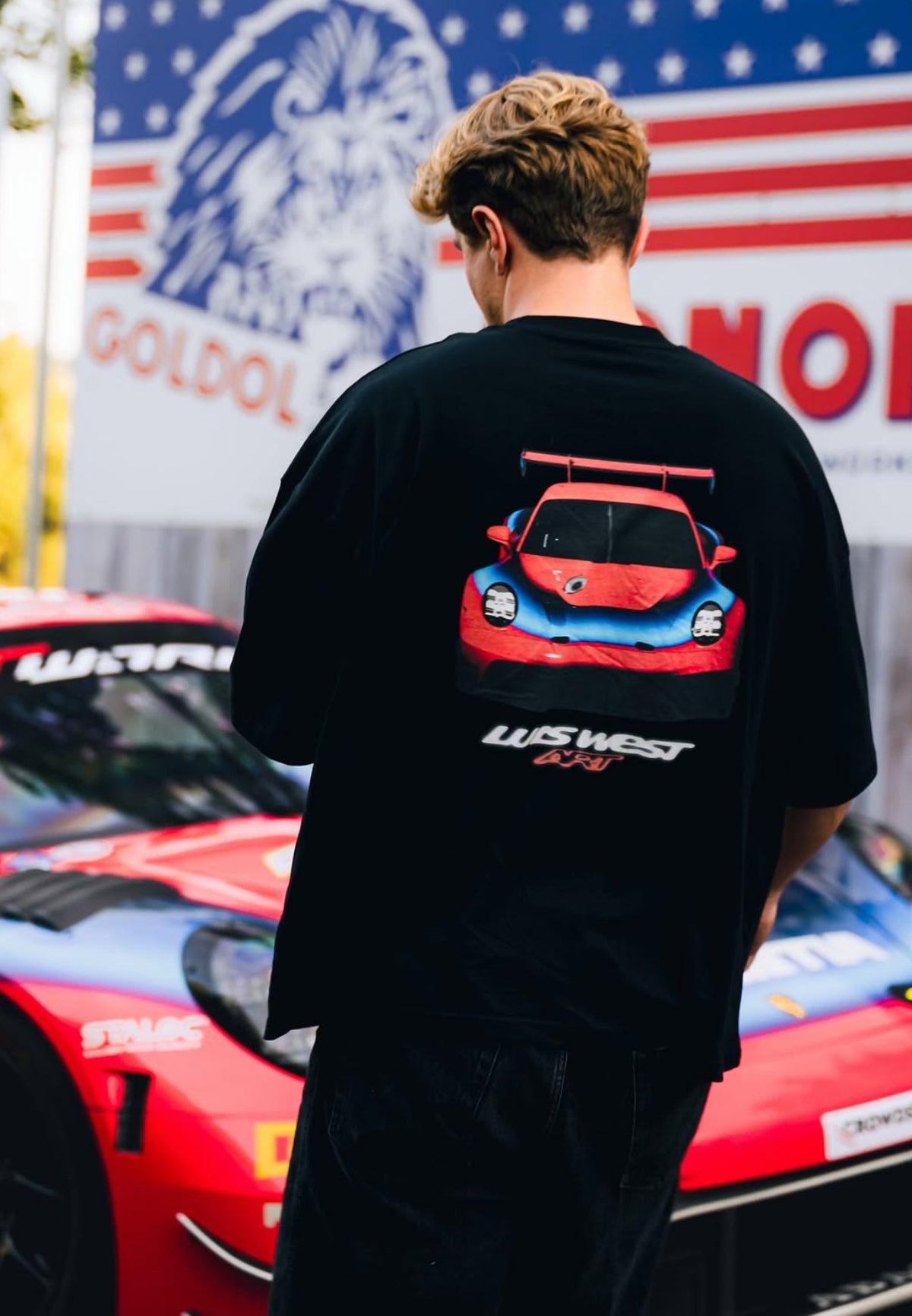 ART CAR T-SHIRT by Luis West, back: the Lionspeed GP Porsche 911 GT3 R number 89 in red and blue